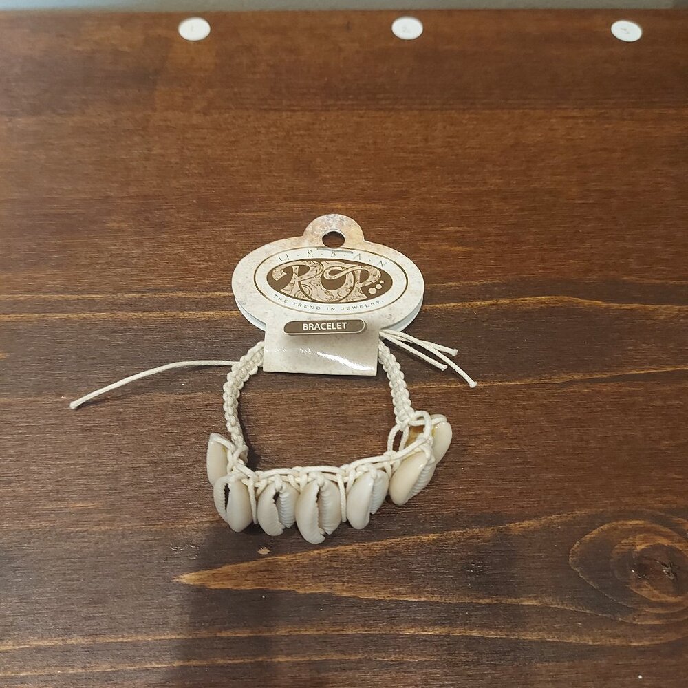 Urban Pop Cowrie Shell Bracelet